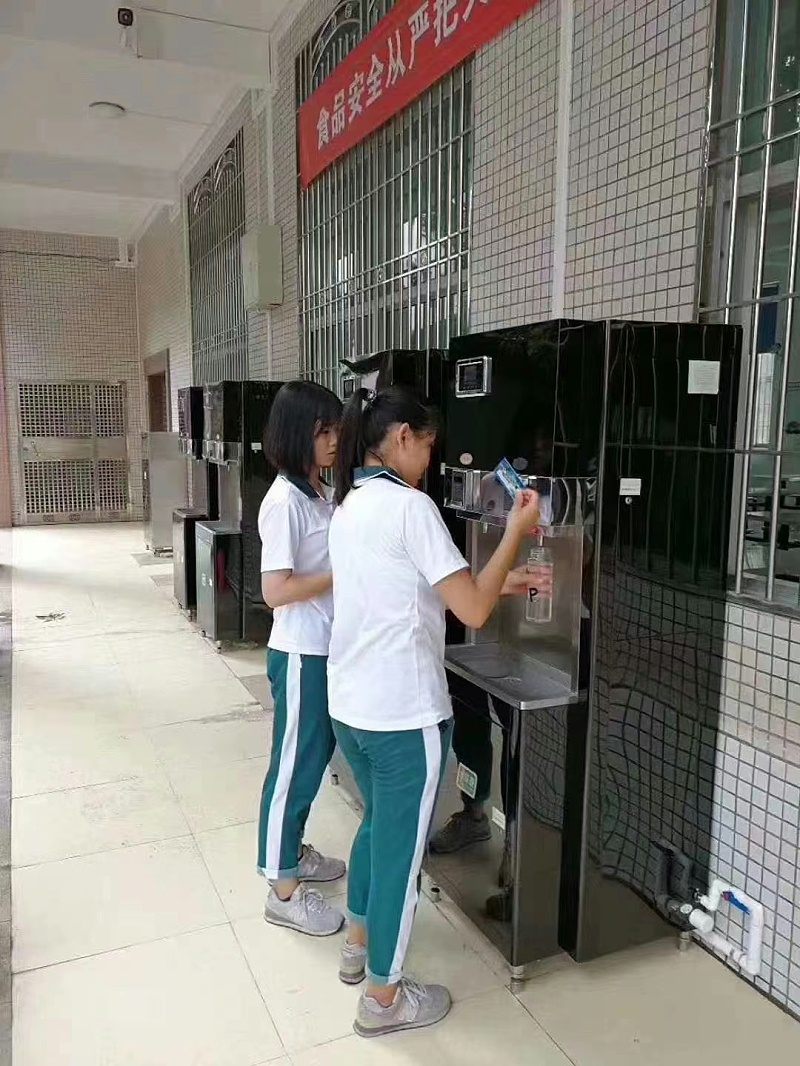 校園掃碼直飲水機(jī)