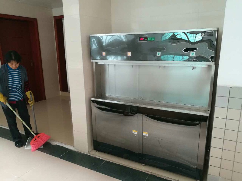 學校飲水機