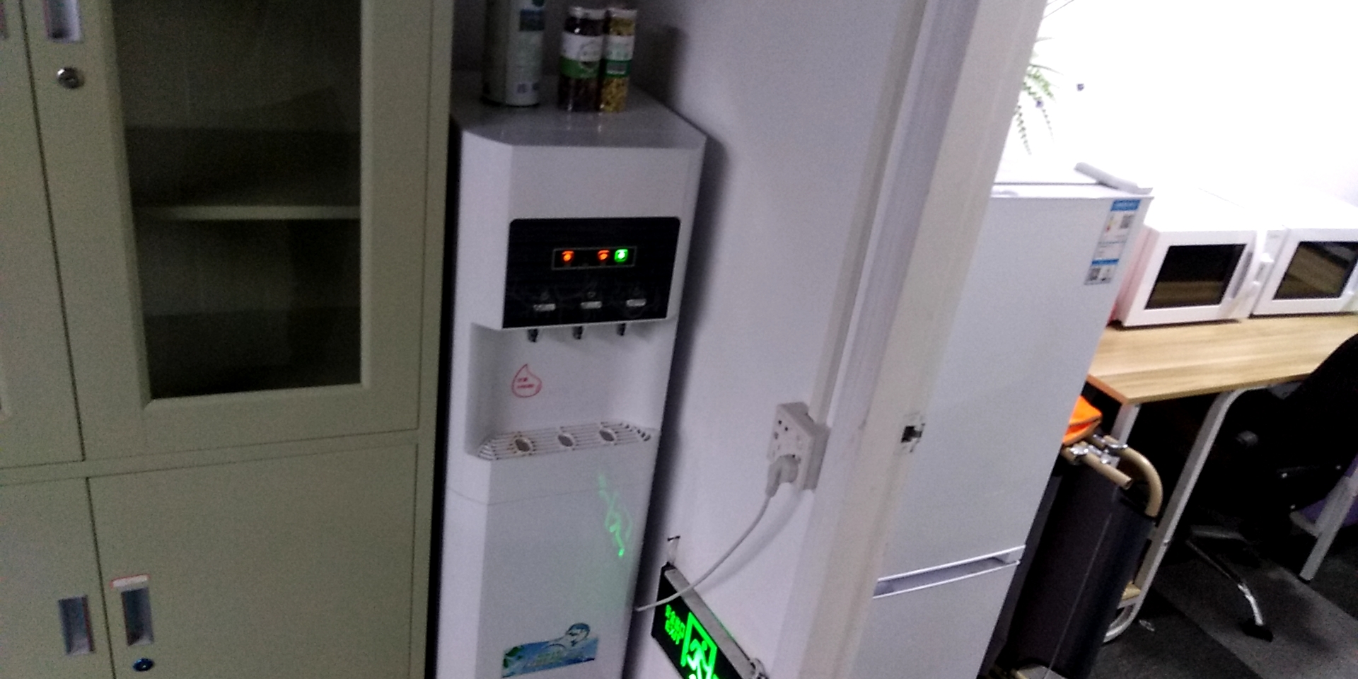 30人的公司安裝什么樣的直飲水機